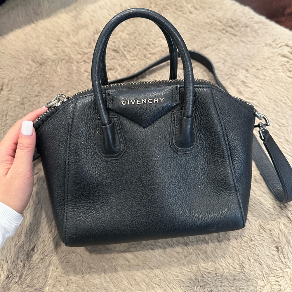 Black handle bag